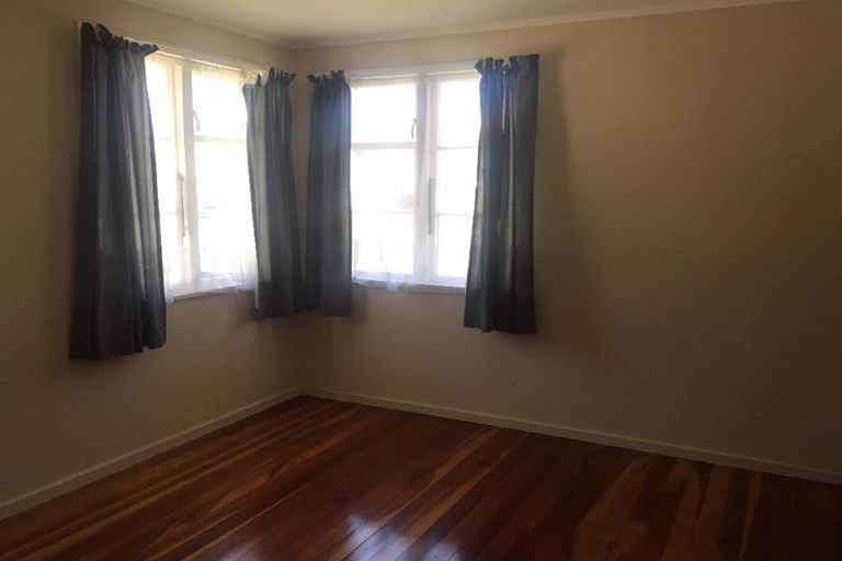 Photo of property in 384 Cambridge Terrace, Naenae, Lower Hutt, 5011