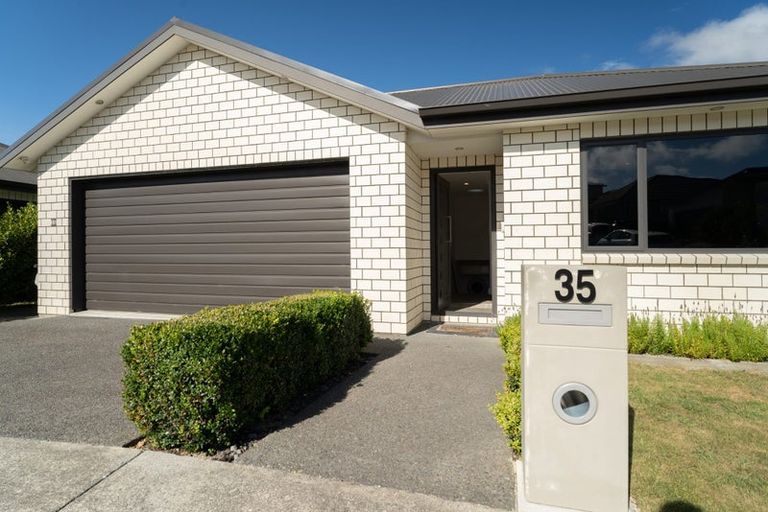 Photo of property in 35 Trelawny Terrace, Grenada Village, Wellington, 6037