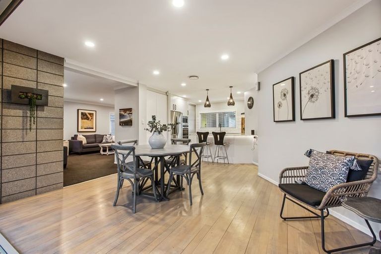 Photo of property in 76 Uxbridge Road, Cockle Bay, Auckland, 2014