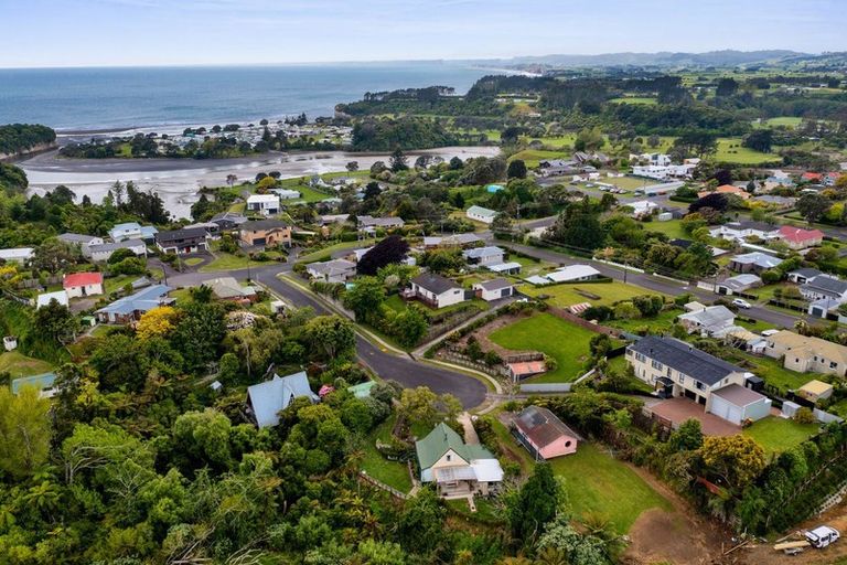 Photo of property in 11 Te Rangi Hiroa Place, Urenui, 4375