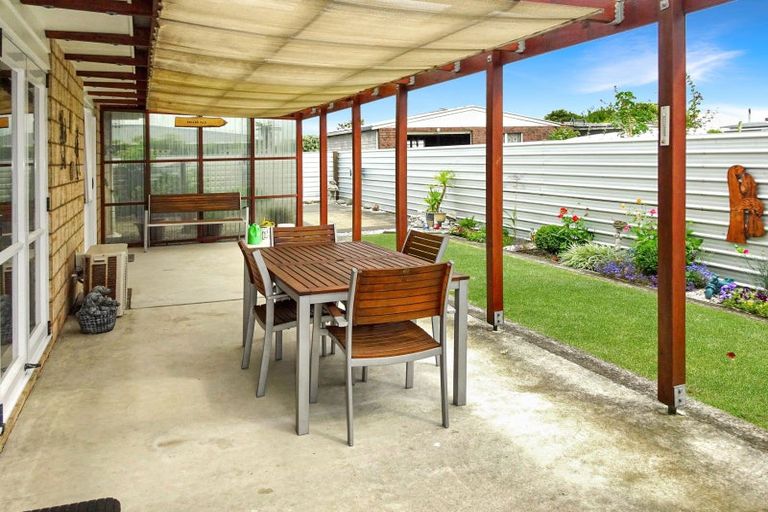 Photo of property in 16 Johnston Street, Foxton, 4814