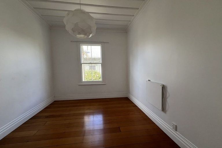 Photo of property in 19 Lake Road, Devonport, Auckland, 0624