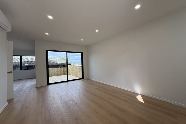 Photo of property in 129c Oaktree Avenue, Browns Bay, Auckland, 0630