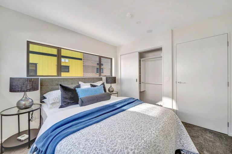 Photo of property in 1/1g Dishys Road, Flat Bush, Auckland, 2019
