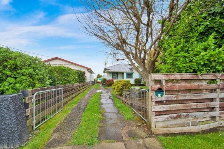 Photo of property in 18 Vogel Street, Hawera, 4610
