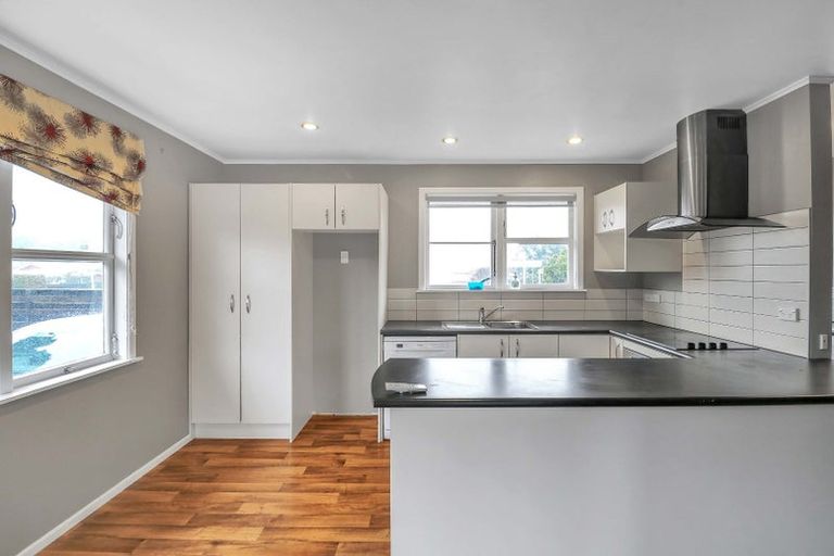 Photo of property in 310 Maungaraki Road, Maungaraki, Lower Hutt, 5010