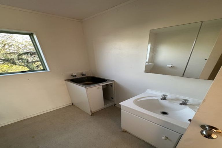 Photo of property in 120 Eskdale Road, Birkdale, Auckland, 0626