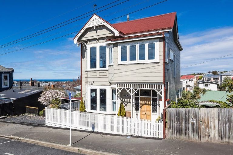 Photo of property in 73 Elm Row, Dunedin Central, Dunedin, 9016