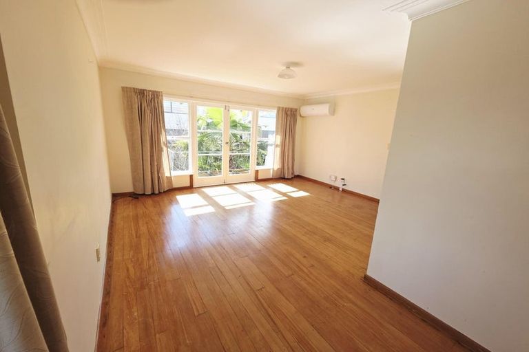 Photo of property in 7 Corin Avenue, Manurewa, Auckland, 2102