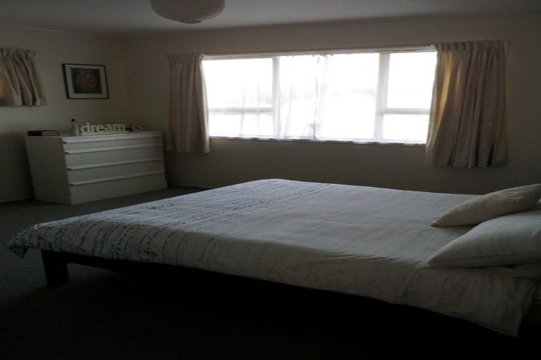 Photo of property in 1/28 Prince Regent Drive, Half Moon Bay, Auckland, 2012