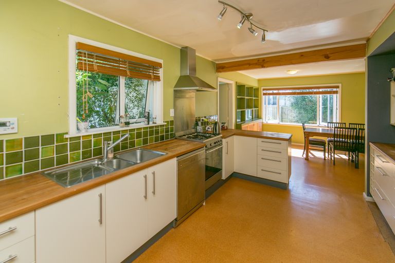 Photo of property in 46 Hawthornden Road, Avonhead, Christchurch, 8042