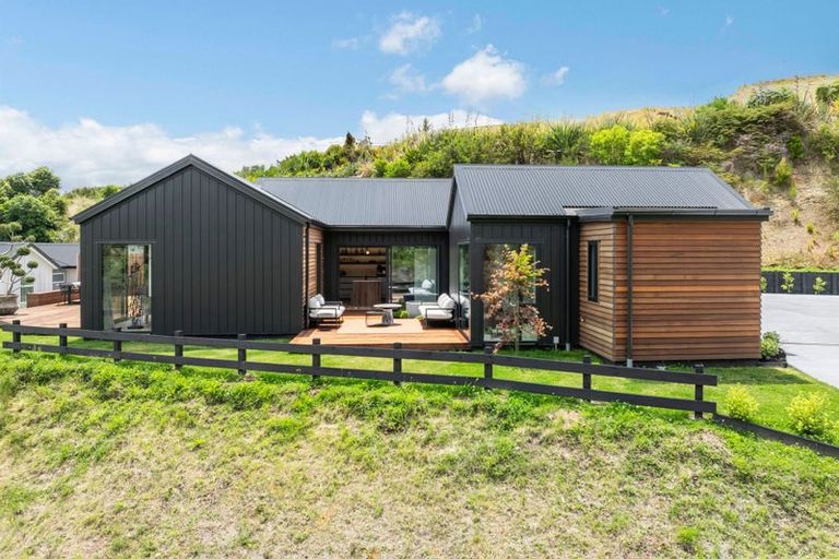 Photo of property in 11 Sparrowhawk Way, Kinloch, Taupo, 3377