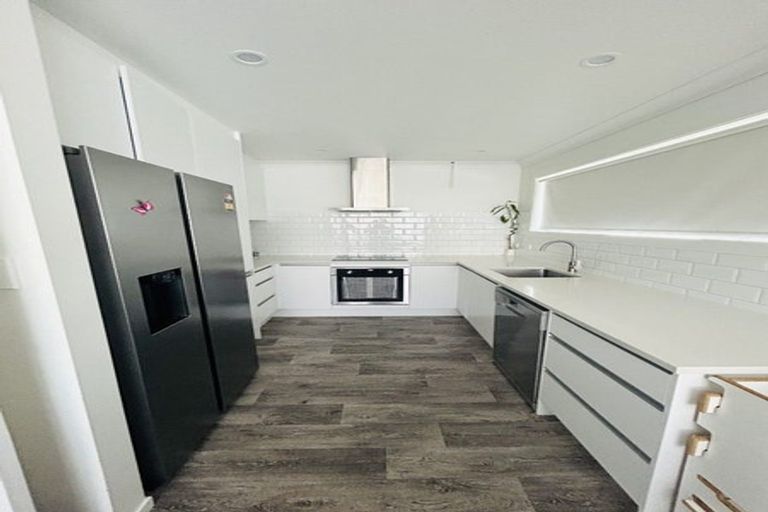 Photo of property in 17b Highlight Parade, Te Atatu South, Auckland, 0610