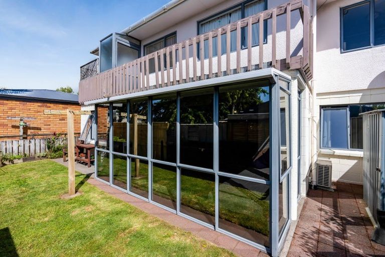 Photo of property in 2/65 Northgate, Strandon, New Plymouth, 4312