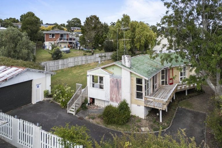 Photo of property in 13 Ennis Avenue, Pakuranga Heights, Auckland, 2010