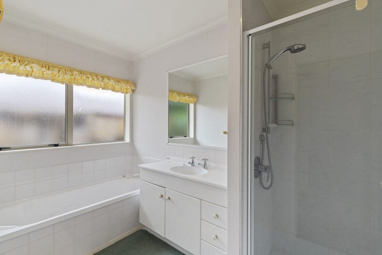 Photo of property in 4 Maahutaupeke Place, St Andrews, Hamilton, 3200