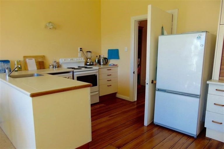 Photo of property in 13 Roslyn Road, Bluff Hill, Napier, 4110