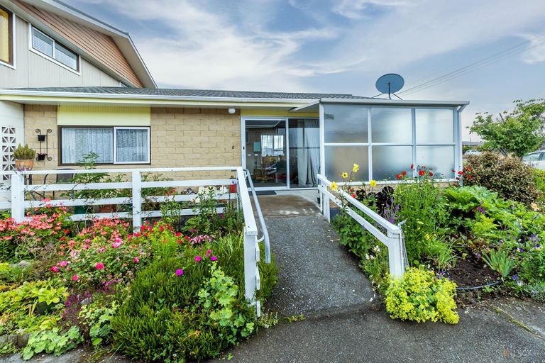 Photo of property in 5-5a Rugby Street, Waimate, 7924