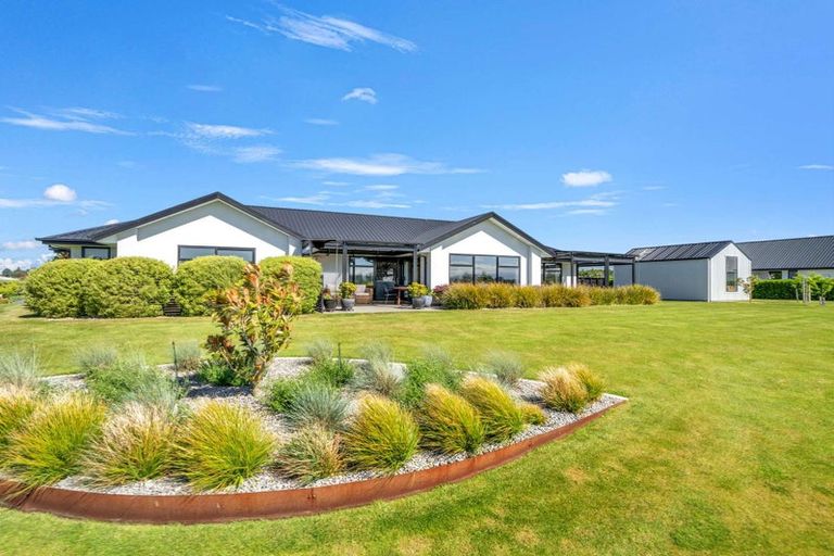 Photo of property in 28 Te Haunui Lane, Pegasus, 7612
