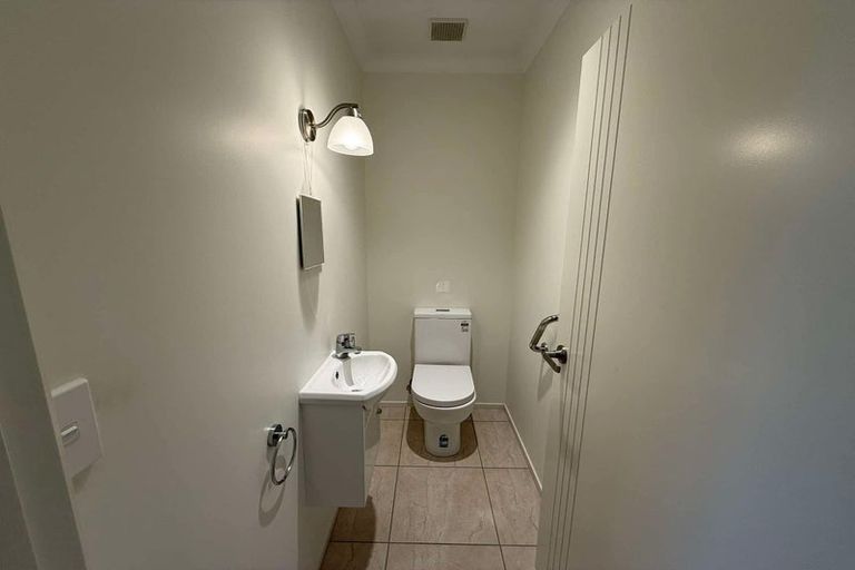 Photo of property in 18 Sinclair Street, Ebdentown, Upper Hutt, 5018