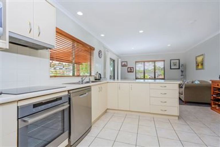 Photo of property in 45 Caversham Drive, Torbay, Auckland, 0630