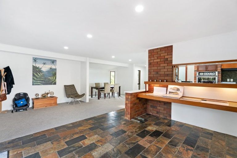 Photo of property in 19 Sanctuary Point, Sunnyhills, Auckland, 2010