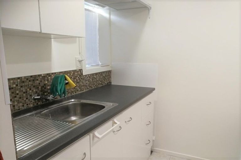 Photo of property in 2/48 Spinella Drive, Bayview, Auckland, 0629