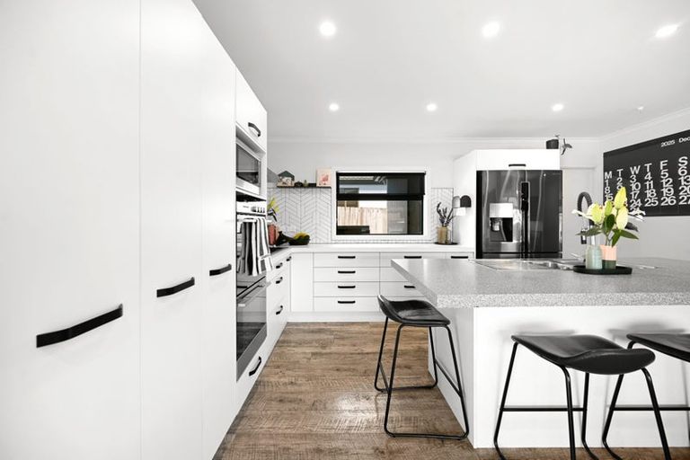 Photo of property in 16 Alanbrooke Place, Beerescourt, Hamilton, 3200