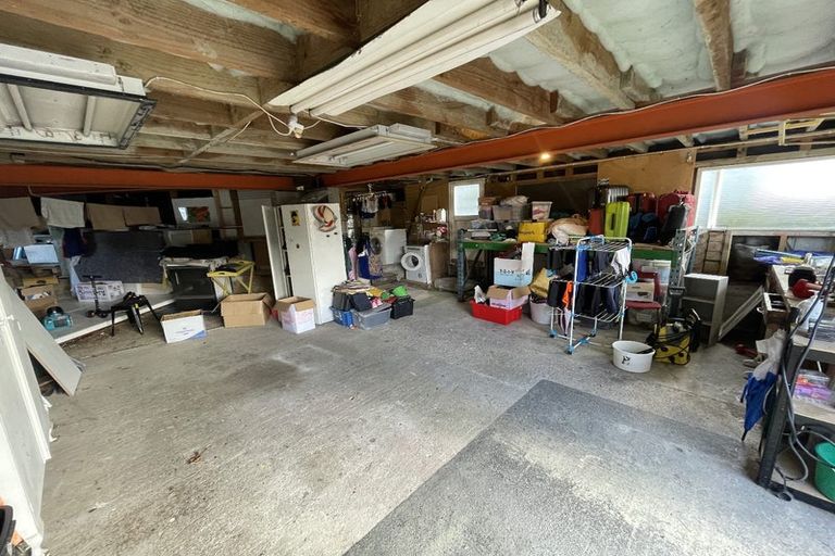 Photo of property in 26 Maple Grove, Maungaraki, Lower Hutt, 5010