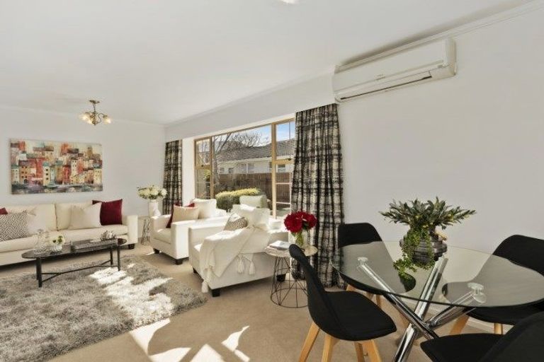 Photo of property in 51a Ludlam Crescent, Woburn, Lower Hutt, 5010