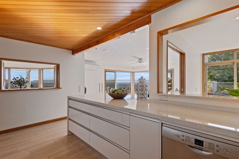 Photo of property in 210 Cannon Hill Crescent, Mount Pleasant, Christchurch, 8081