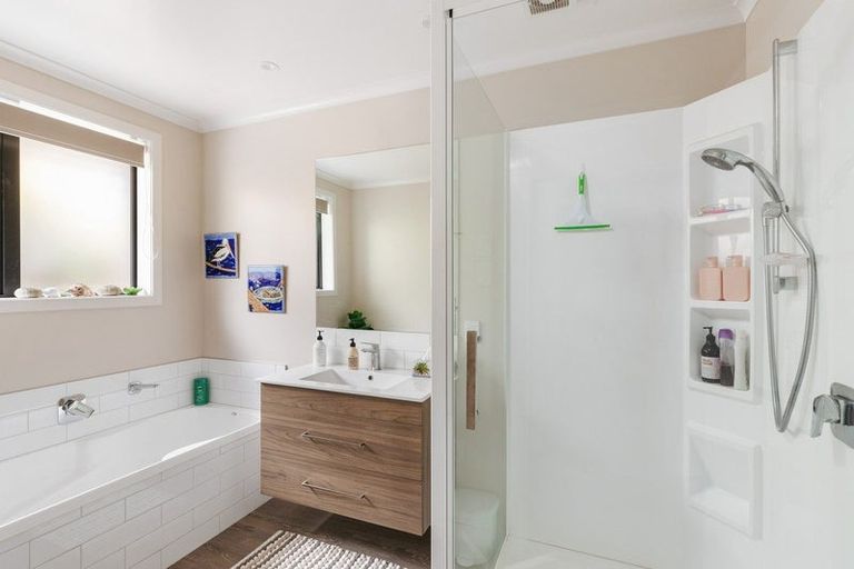 Photo of property in 13 Island View Heights, Coastlands, Whakatane, 3120