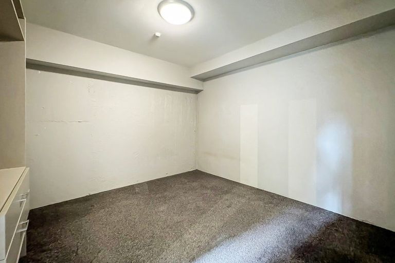 Photo of property in Sharella Living, 20 Glenmore Street, Thorndon, Wellington, 6011