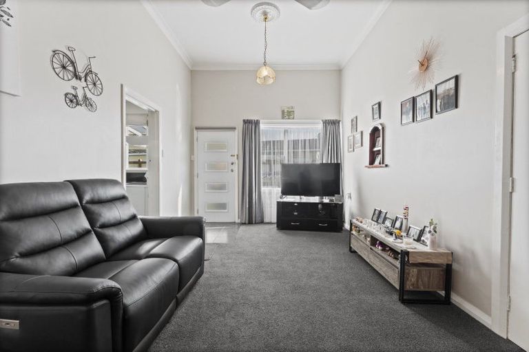 Photo of property in 10 Tiraumea Road, Pahiatua, 4910