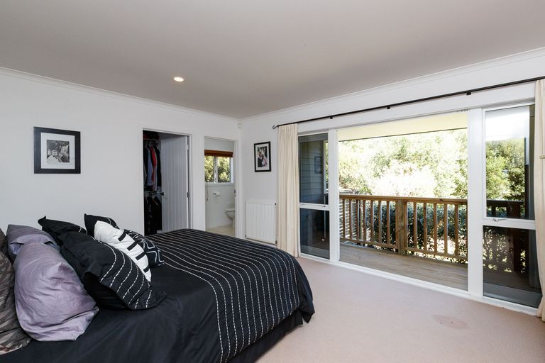 Photo of property in 35 Oram Drive, Turitea, Palmerston North, 4472