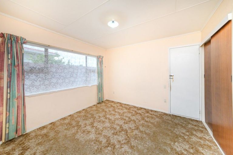 Photo of property in 2 Bethel Court, Milson, Palmerston North, 4414