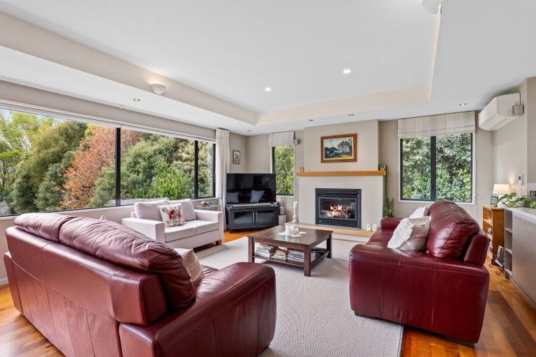 Photo of property in 32 Hyndhope Road, Kennedys Bush, Christchurch, 8025