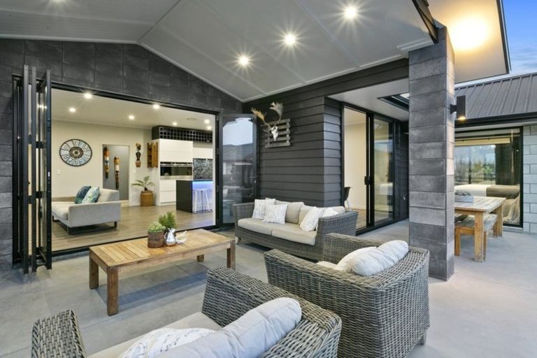 Photo of property in 45 Mike Smith Drive, Cambridge, 3434