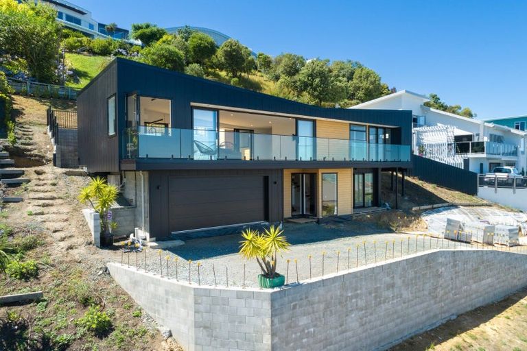 Photo of property in 24 Commodore Place, Britannia Heights, Nelson, 7010