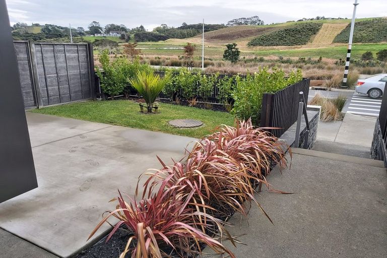 Photo of property in 129 Glenvar Ridge Road, Long Bay, Auckland, 0630