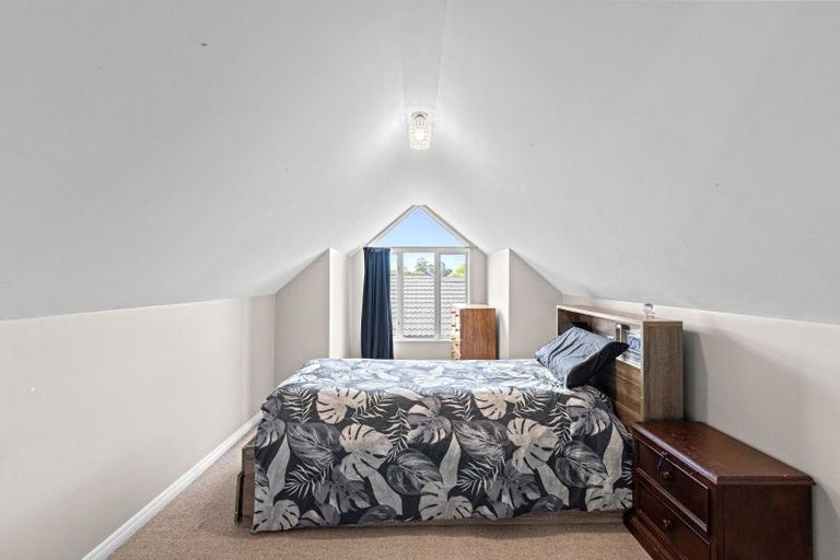 Photo of property in 21 Welsford Street, Woodend, 7610