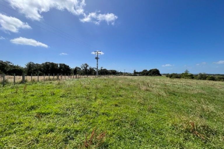 Photo of property in 583 Kent Road, Korito, New Plymouth, 4371