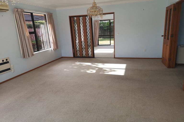 Photo of property in 59 Apsley Drive, Avonhead, Christchurch, 8042