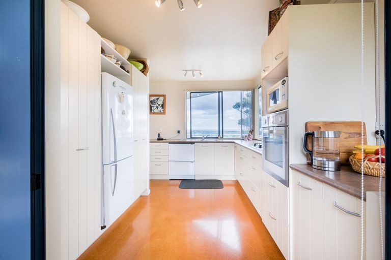 Photo of property in 3/32 Hand Road, Helensville, 0800