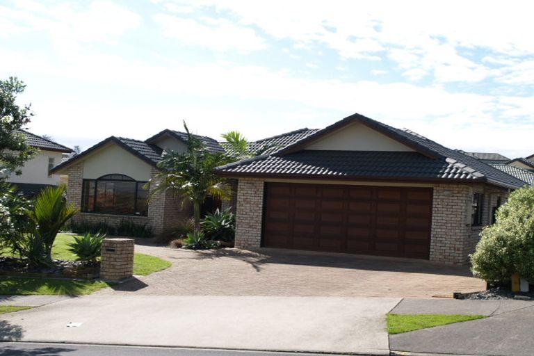 Photo of property in 13 Stellamaris Way, Northpark, Auckland, 2013