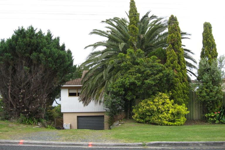Photo of property in 1438 Whangaparaoa Road, Army Bay, Whangaparaoa, 0930