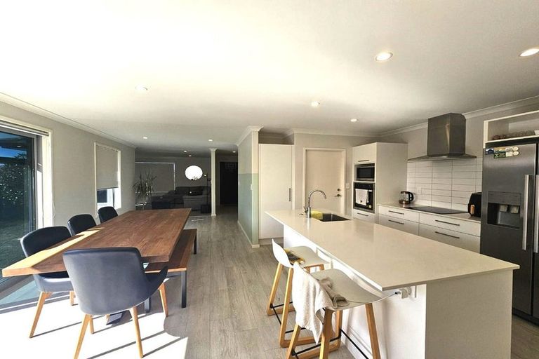 Photo of property in 15 Monaro Place, Papamoa, 3118