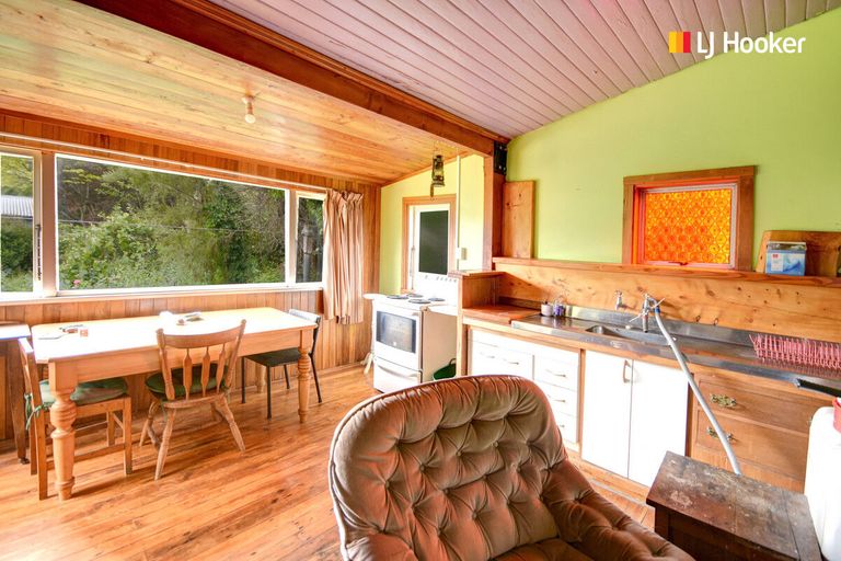 Photo of property in 2 Killarney Street, Waitati, 9085