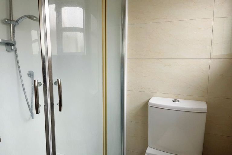 Photo of property in 3 Trinidad Road, Sunnynook, Auckland, 0620