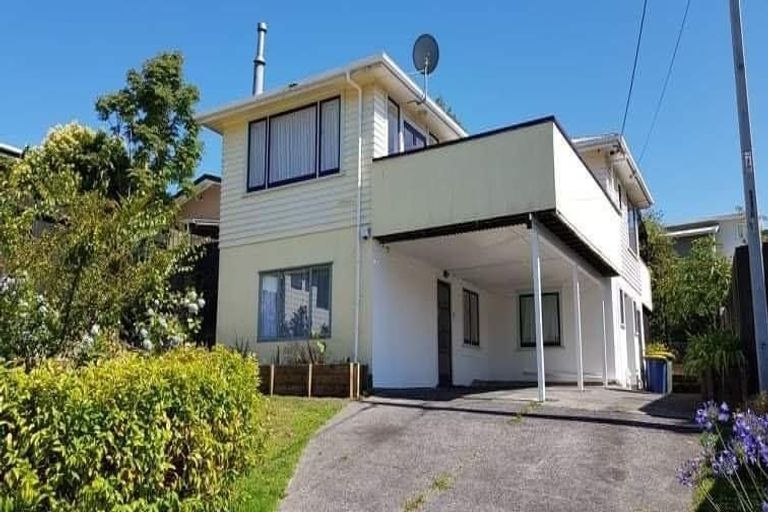 Photo of property in 727 Swanson Road, Swanson, Auckland, 0612